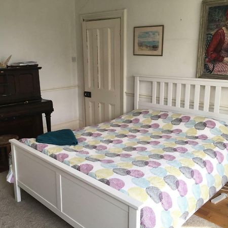 Fishponds Retreat Homestay Бристоль Экстерьер фото