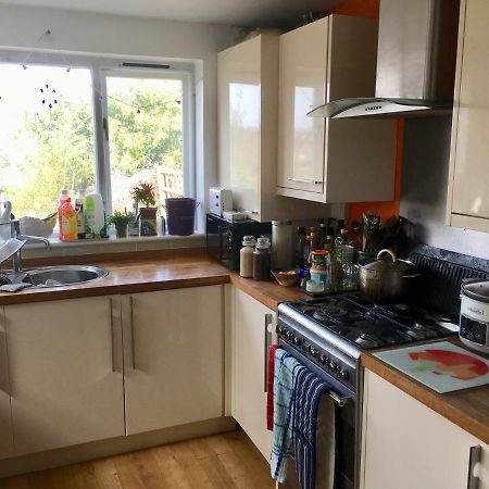 Fishponds Retreat Homestay Бристоль Экстерьер фото